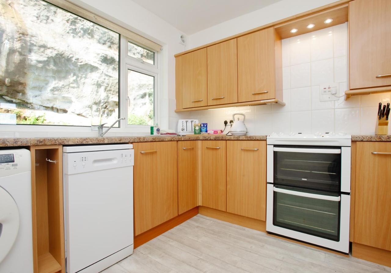 Harbour Apartment At 6 Dolphin Court With Parking Brixham Exterior photo