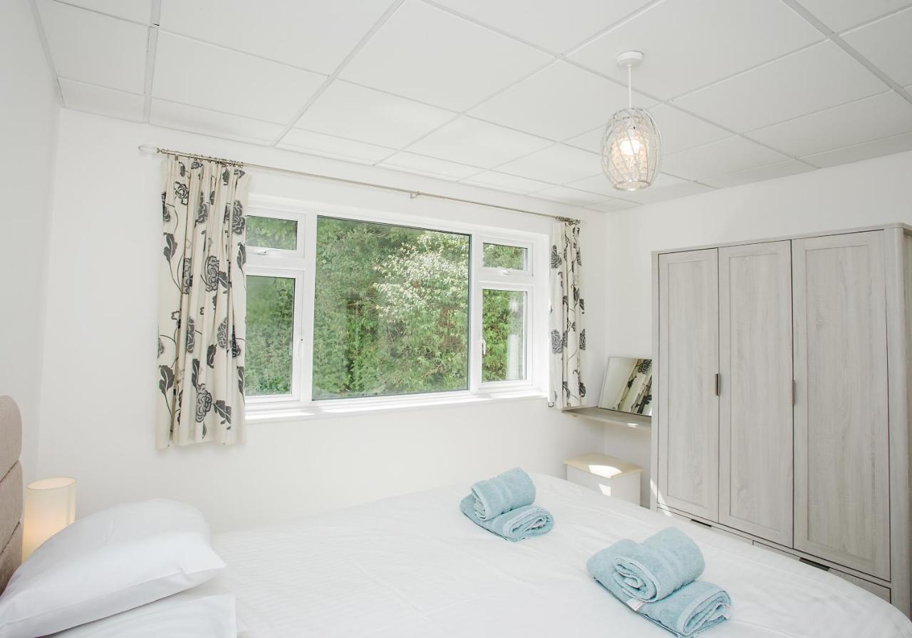 Harbour Apartment At 6 Dolphin Court With Parking Brixham Exterior photo